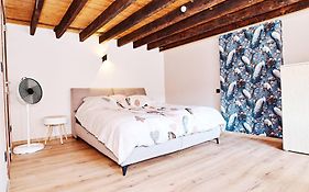 Au Paon Dort